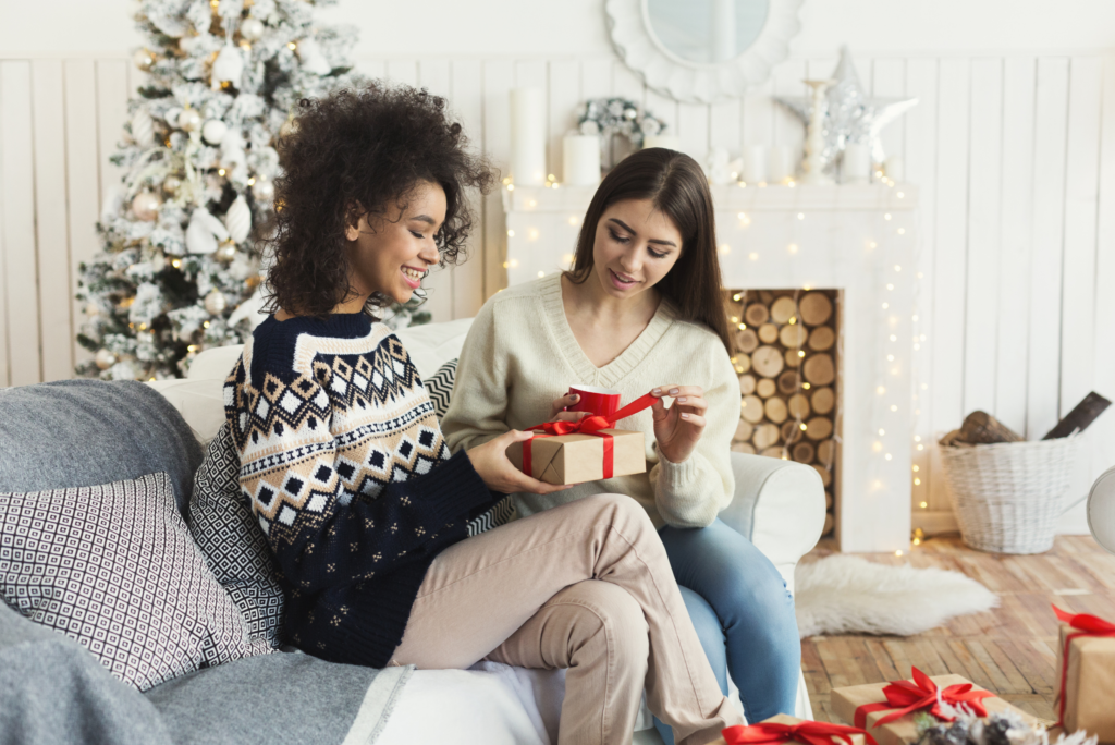 friends exchanging gifts