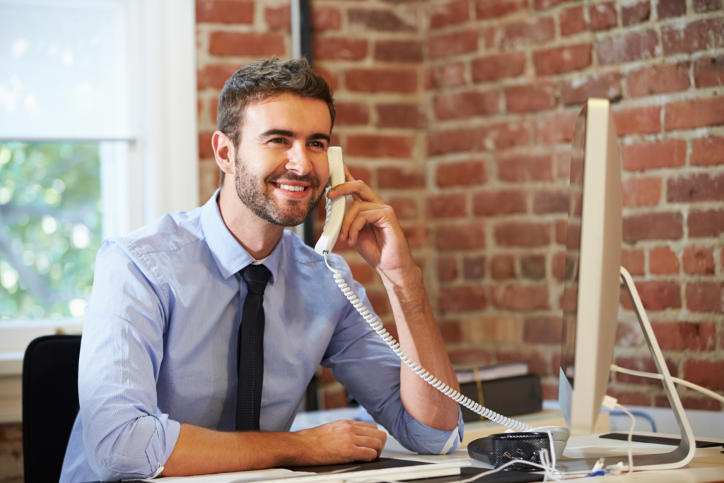 recruiter talking to travel nurse